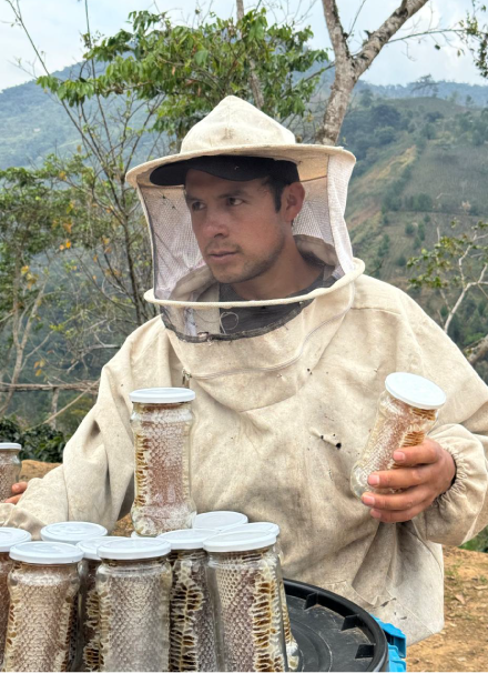 Mesa de trabajo 1 copia 9